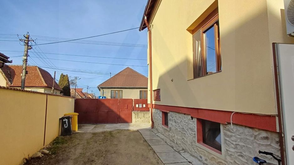 Casă versatila intretinuta 143 mp utili 5 camere 3 bai pivnita Lazaret - Poză 21