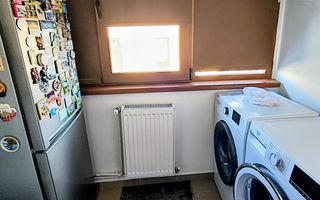 Apartament 3 camere central aproape de UMF-920 Euro, negociabil - Poză 2