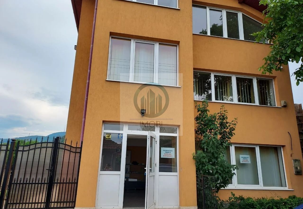 Cladire la cheie 2 ap si 8 garsoniere Deva cartier Grigoresc 495 mp - Poză 1