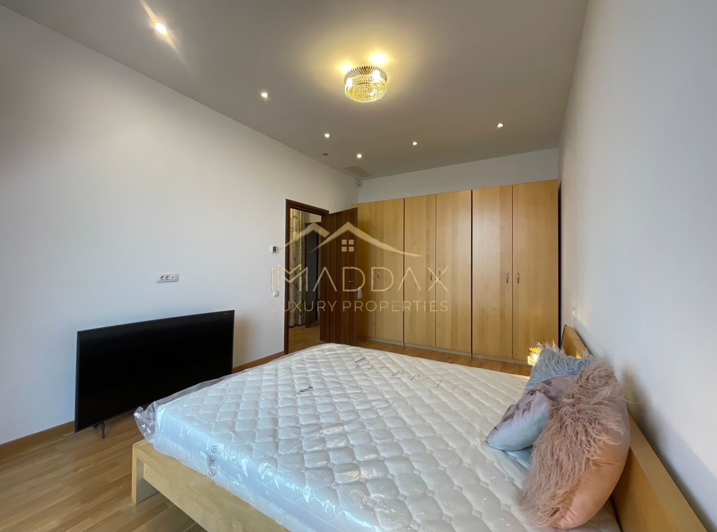 Penthouse exclusivist**250 MP//Terasa 120 mp**4 Camere//Erou Iancu Nicolae - Poză 42