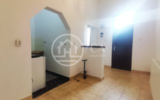 Apartament cu 1 camera la curte comuna de vanzare Central, Oradea - Poză 3