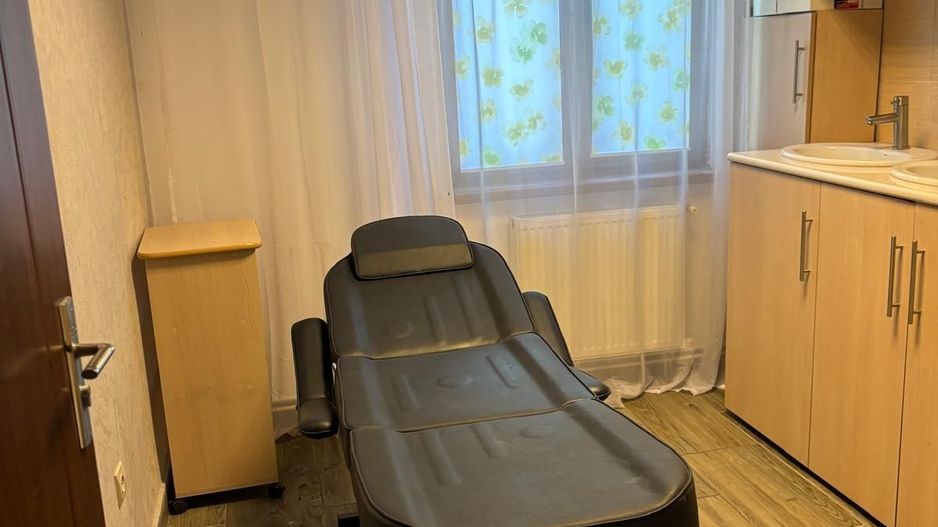 Spatiu comercial  55 mp. zona 7 Noiembrie langă Piată - Poză 7