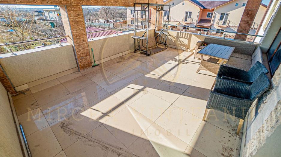 Lazu - Vila de vânzare compusă din P+1E+M. - Poză 37