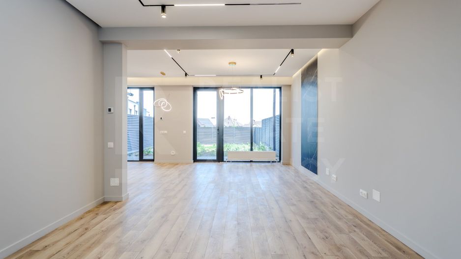 Vânzare, casă, 2 nivele, 4 camere, strada Sfânta Vineri, Tohatin - Poză 3