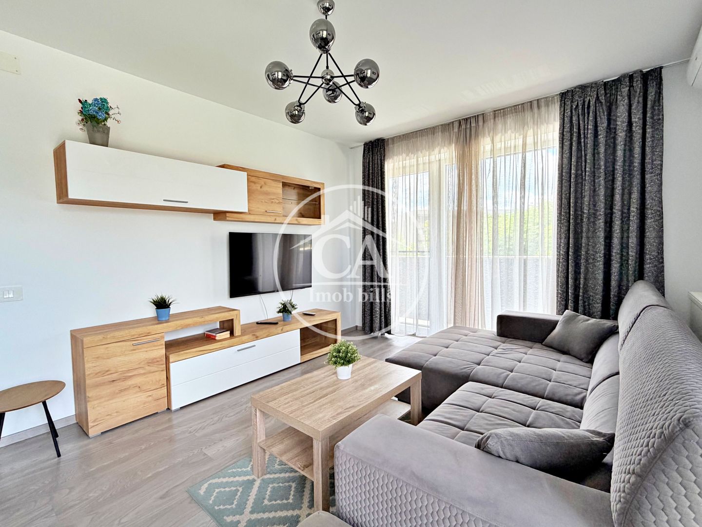 Apartament de închiriat cu 3 camere în PRIMA UNIVERSITĂȚII, Oradea - Poză 1