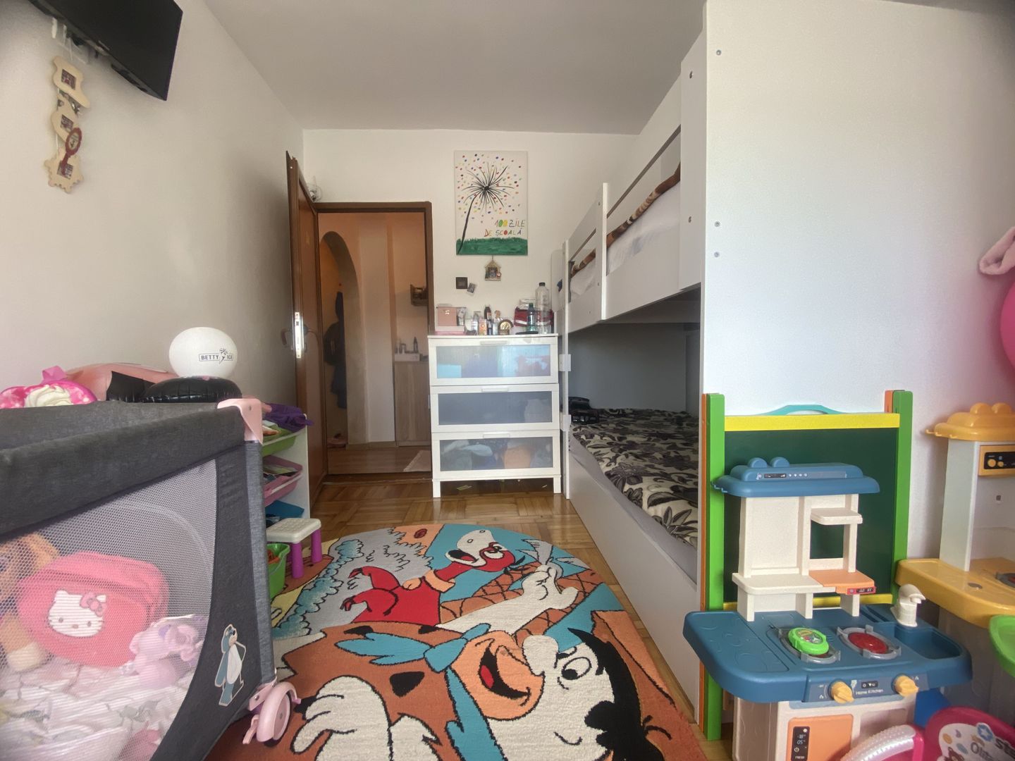 Compartimentare decomandata! Vanzare apartament cu 3 camere-Micro 11 - Poză 7