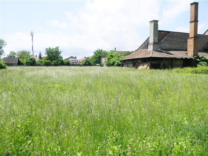 Teren intravilan cu utilitati in centrul comunei Cristian - Poză 3