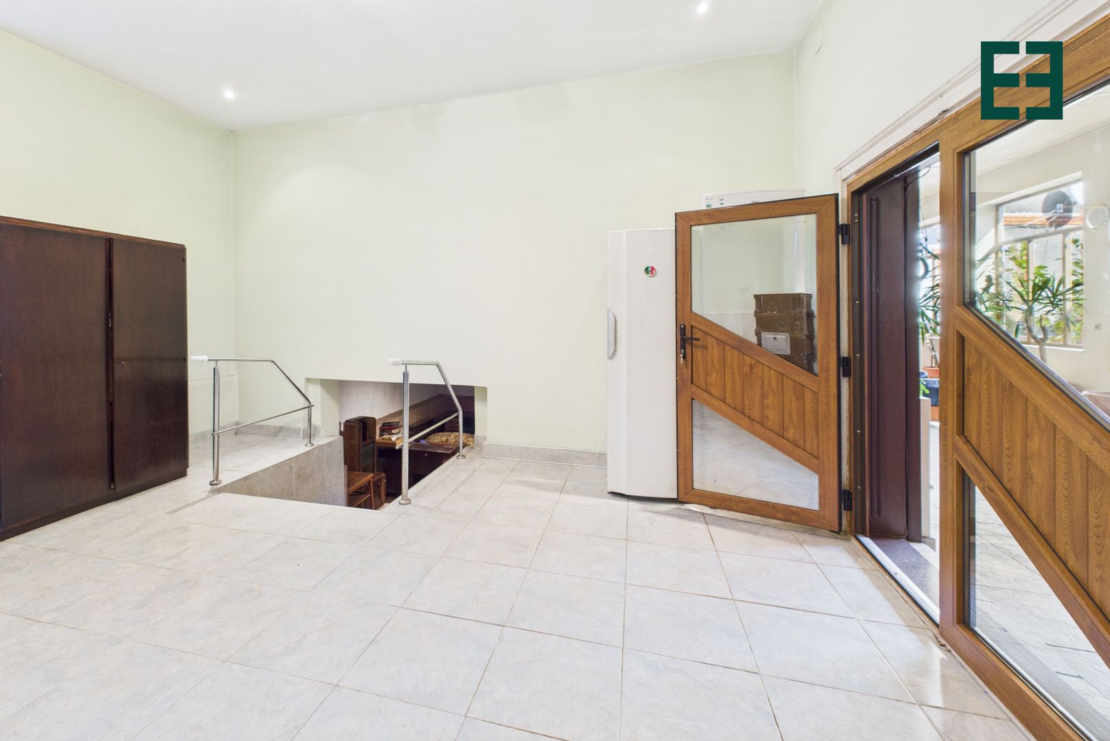 Casă cu 10 camere și 1437 mp teren în Ineu - Arad - Poză 31