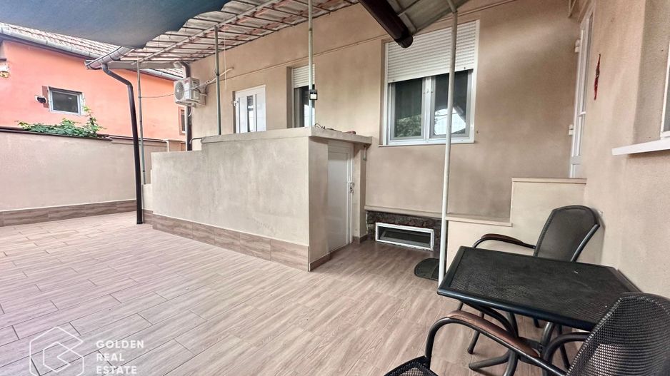 Casa centrala cu 3 camere, curte privata și gradina - Poză 19