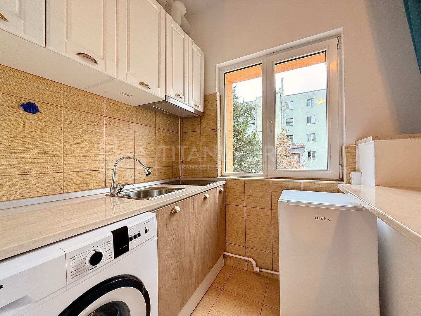 Garsoniera cocheta, mobilata si utilata - langa Afi Mall - Poză 6