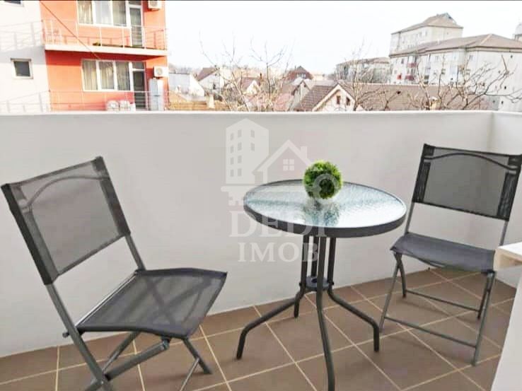 Apartament de vânzare cu 3 camere în zona Rogerius, Oradea - Poză 8