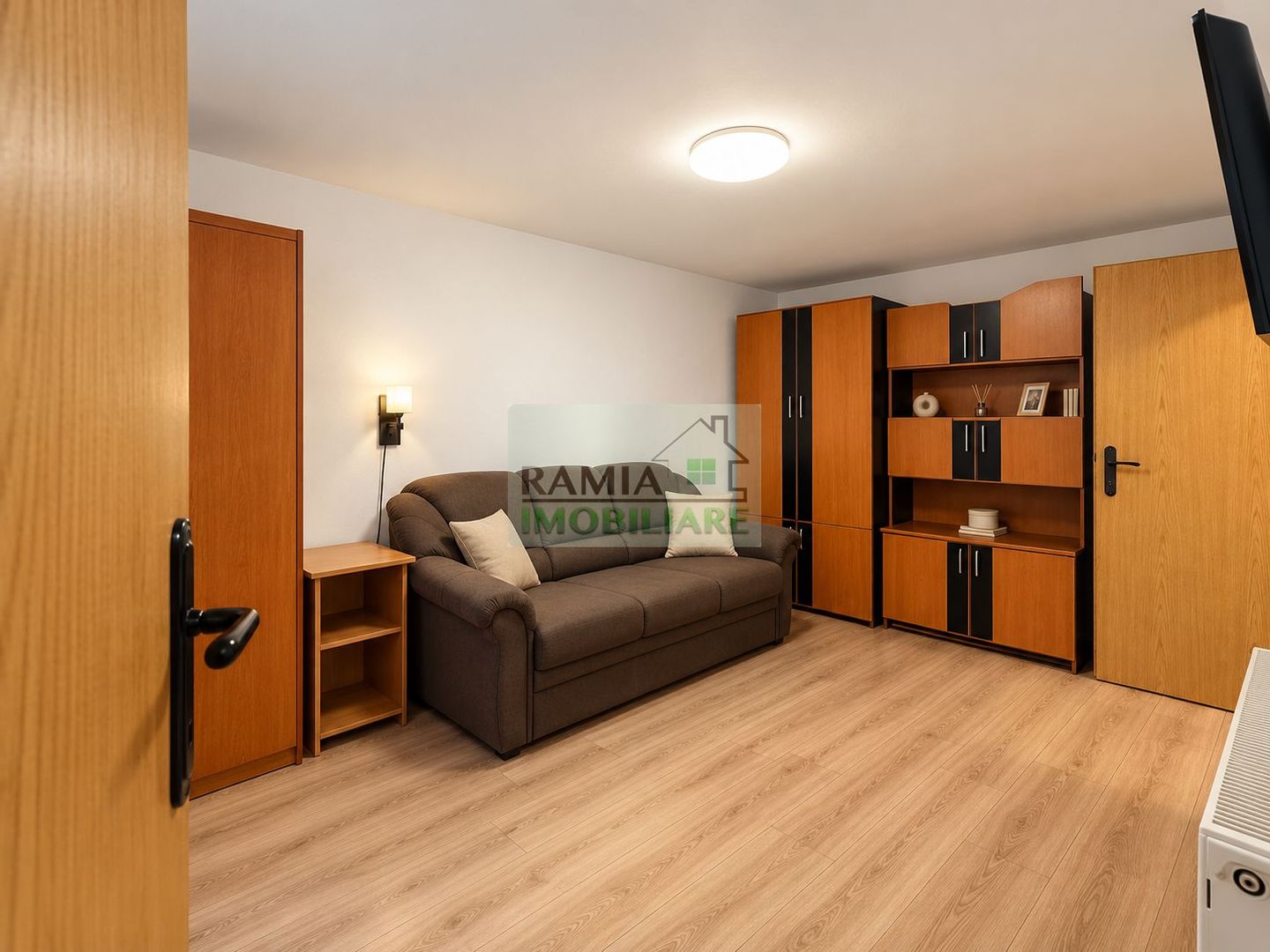 Garsonieră , balcon și beci – mobilată și utilată - Poză 3