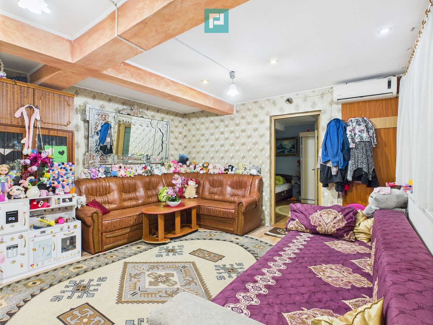 Casă cu 4 camere pe Bd. Laminorului – modernă și întreținută - Poză 3