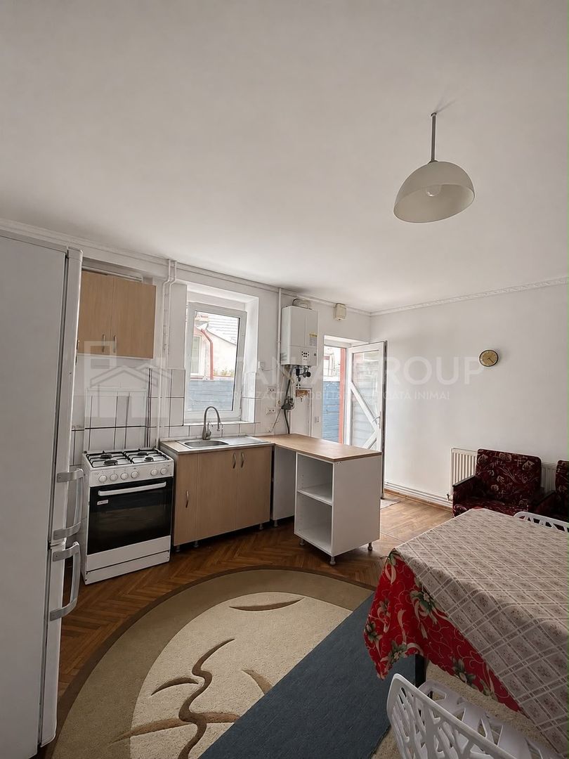 Apartament 3 camere, curte comună, Centrul Istoric Schei - Poză 4