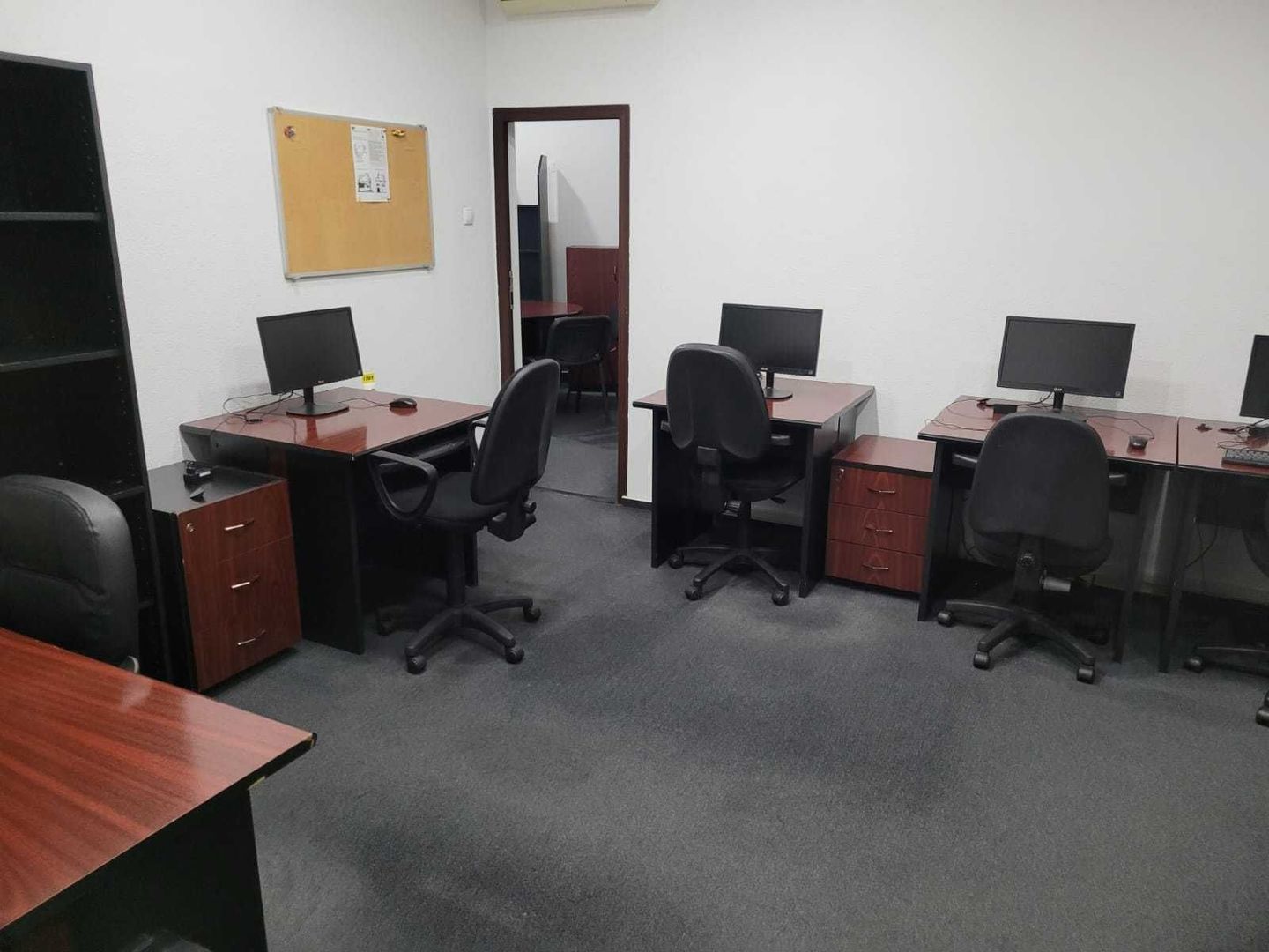 Vila eleganta, pentru birou, intre Piata Muncii si Vatra Luminoasa - Poză 3