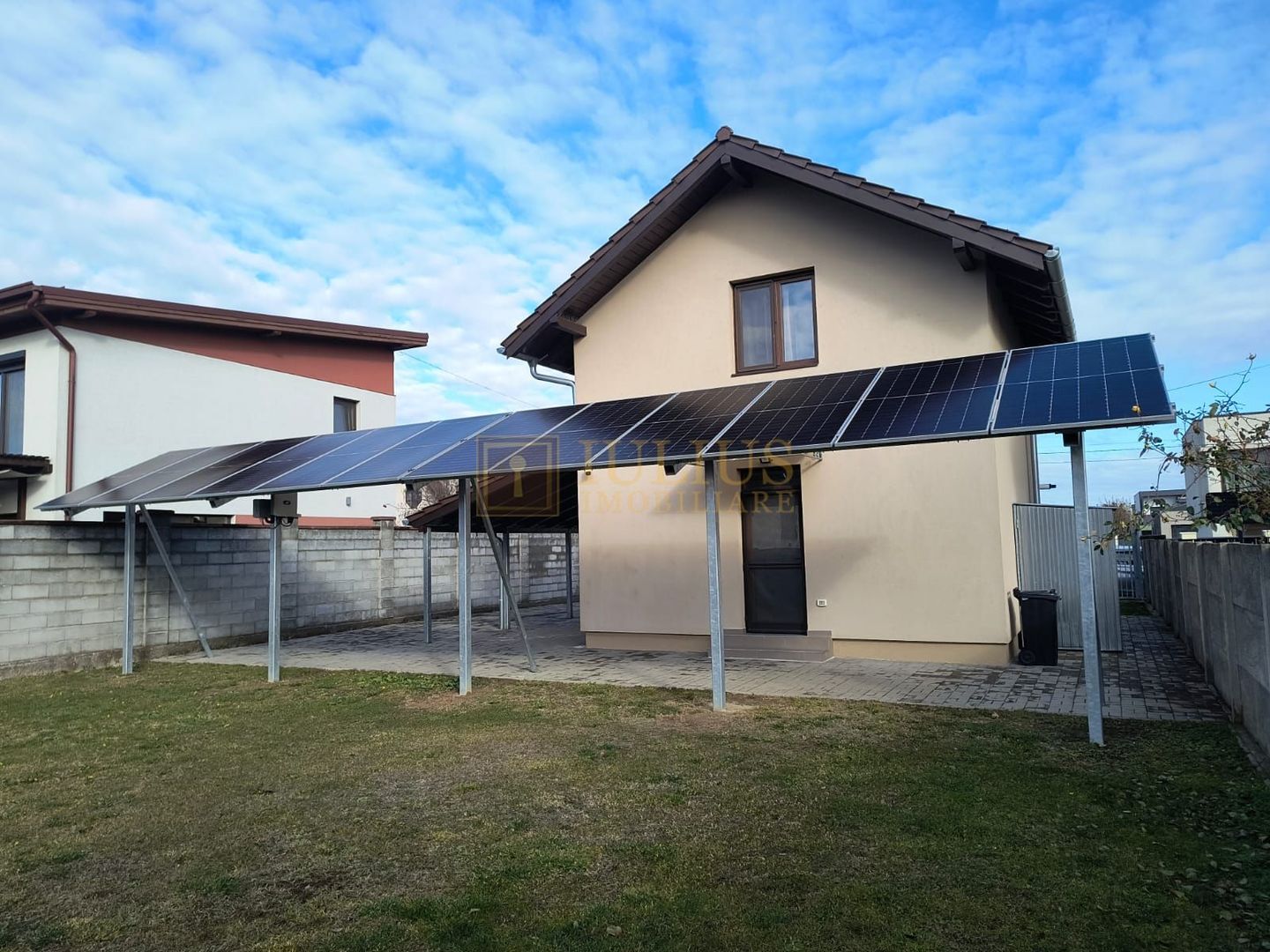 2 dormitoare, 80 mp utili, gradina si curte proprie de 300mp. - Poză 1