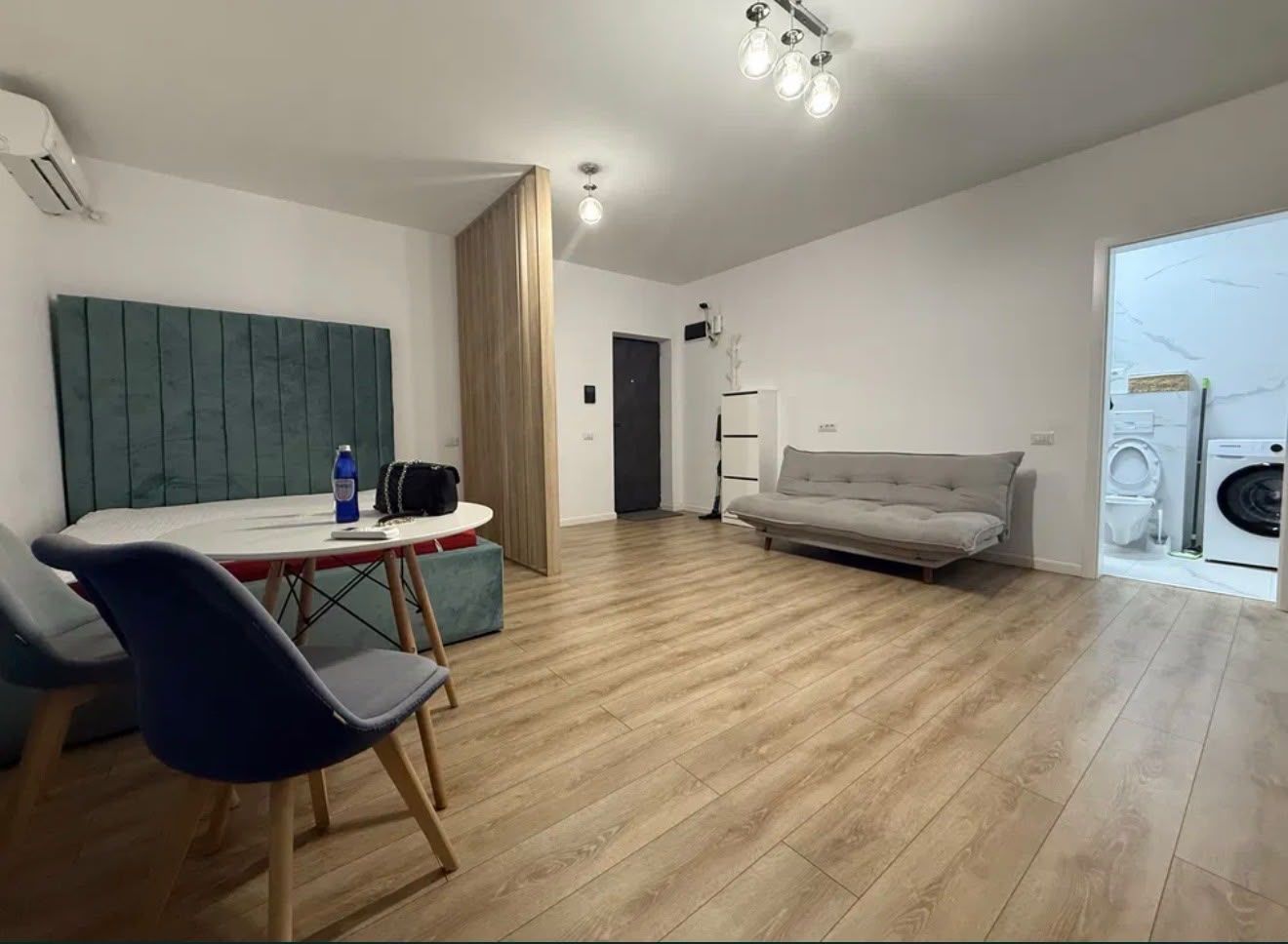 STUDIO PIPERA - PARCARE INCLUSA, CENTRALA PROPRIE, BUCATARIE INCHISA - Poză 3