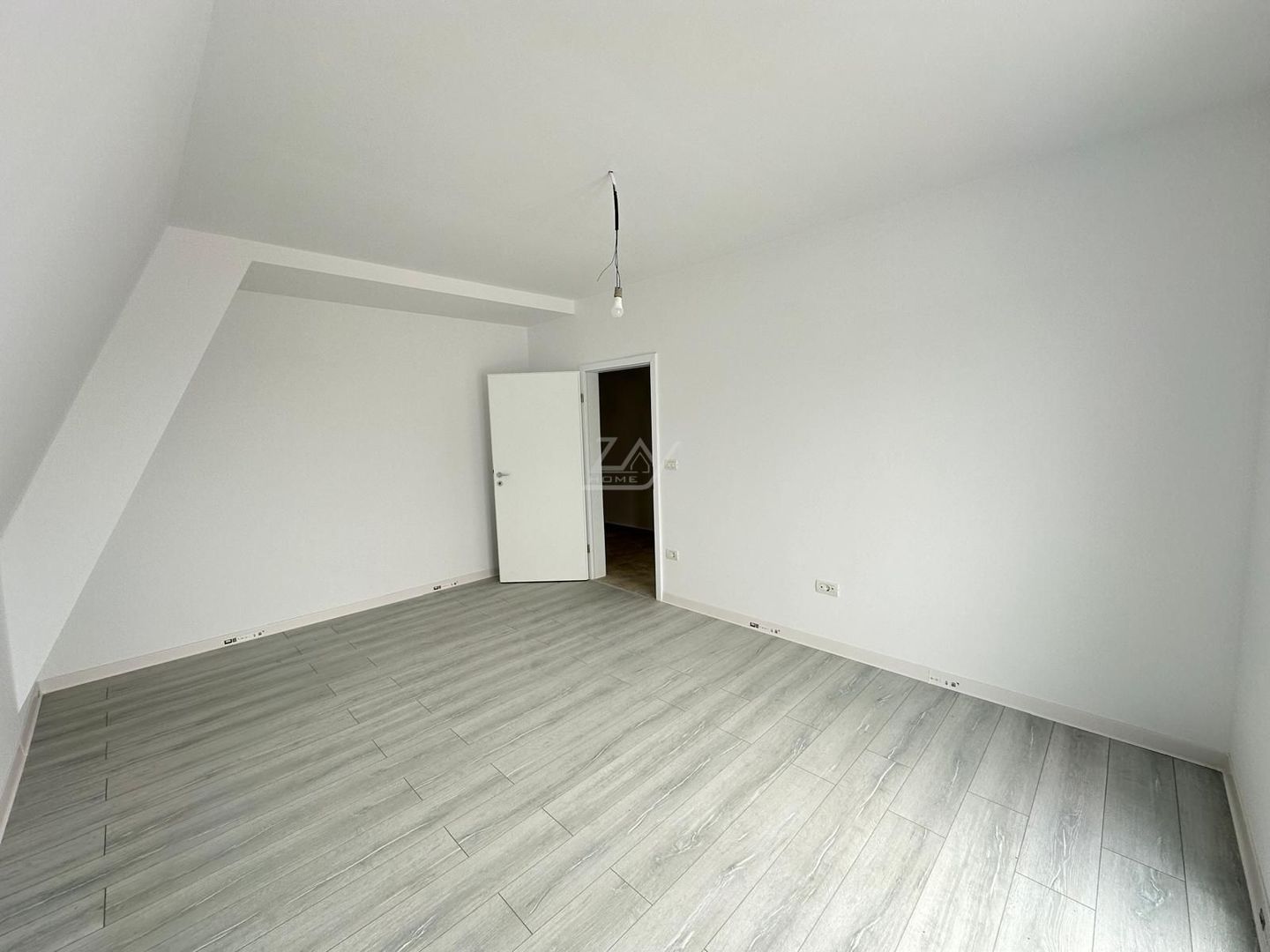 Lift. 2 terase 17 mp. 2 bai. 2 locuri de parcare. Decomandat. - Poză 8