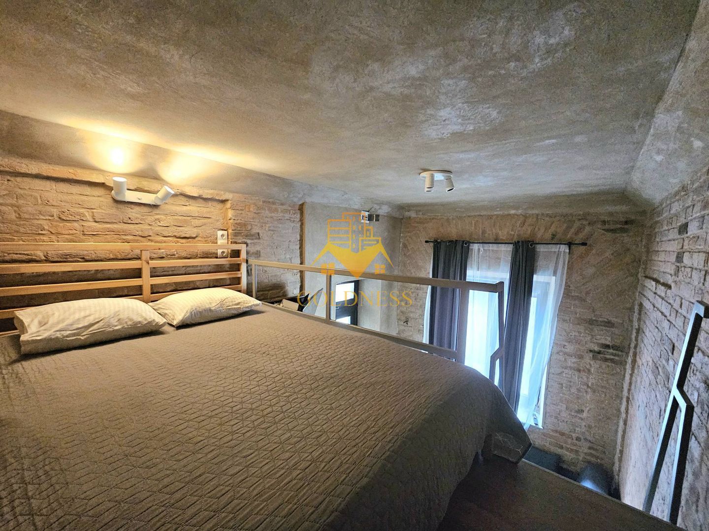 Studio tip loft, UltraCentral, Piața Muzeului, Piața Mihai Viteazul - Poză 1