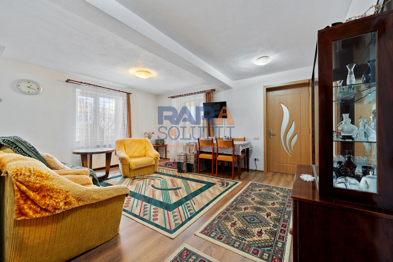 Casă P+1, 4 dormitoare, 2 băi, 1080 mp teren - Poză 2