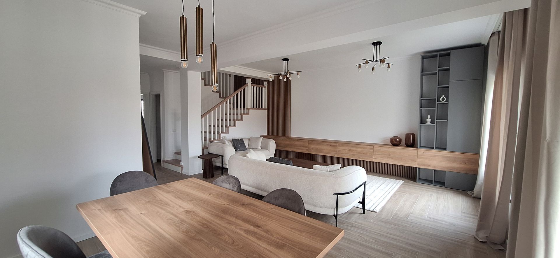 Duplex frumos cu arhitectura mediteraneana - Poză 4