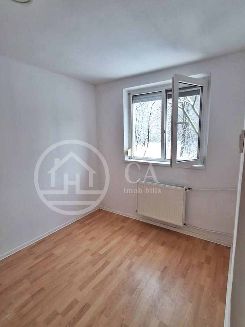 Apartament de vânzare cu 2 camere în zona Rogerius, Oradea - Poză 4