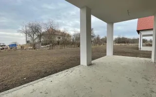 Casa spatioasa cu 1000 mp teren in Aiton - Poză 11