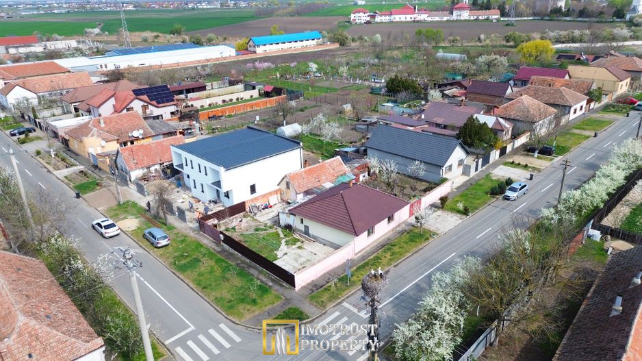 Casă de vânzare | Gai, Arad | Teren generos, acces din două străzi - Poză 2