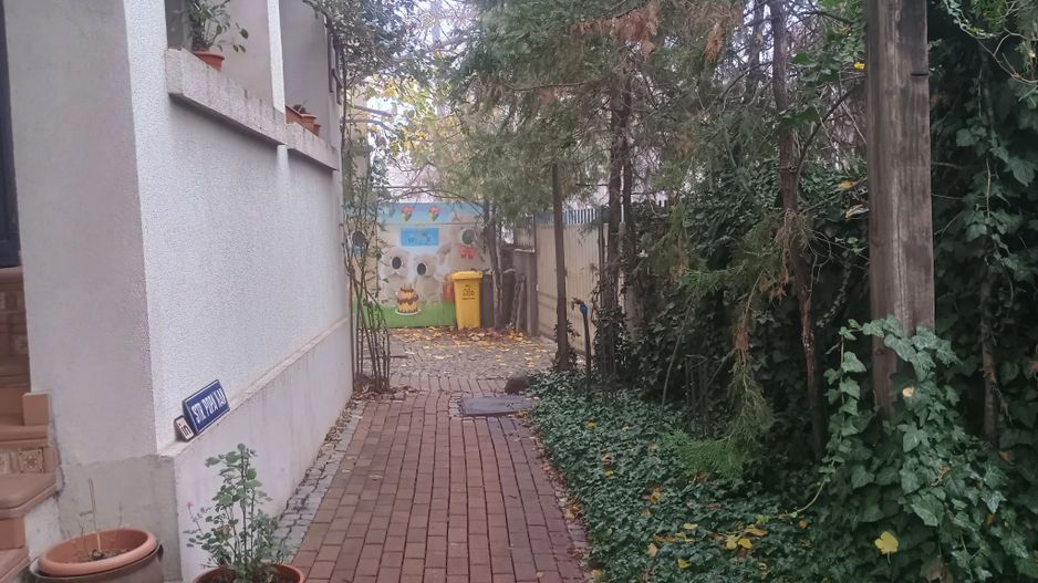 Vila centrala 5 camere | Calea Calarasi | Pretabil notariat/birouri/rezidential - Poză 4