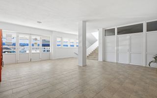 FALEZA NORD cladire multifunctionala 4600 mp cu acces din Bdul Mamaia! - Poză 17