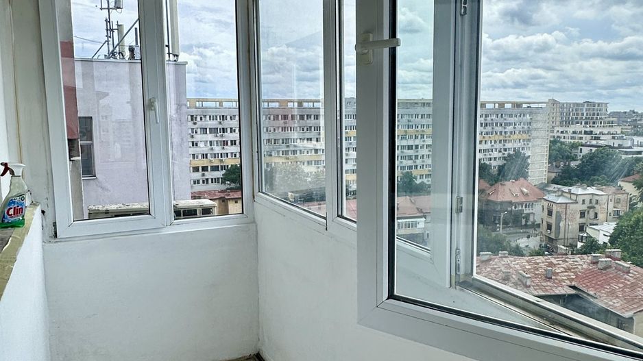 Apartament 2 camere Mihai Bravu 42-62, vedere spate, bloc izolat - Poză 6