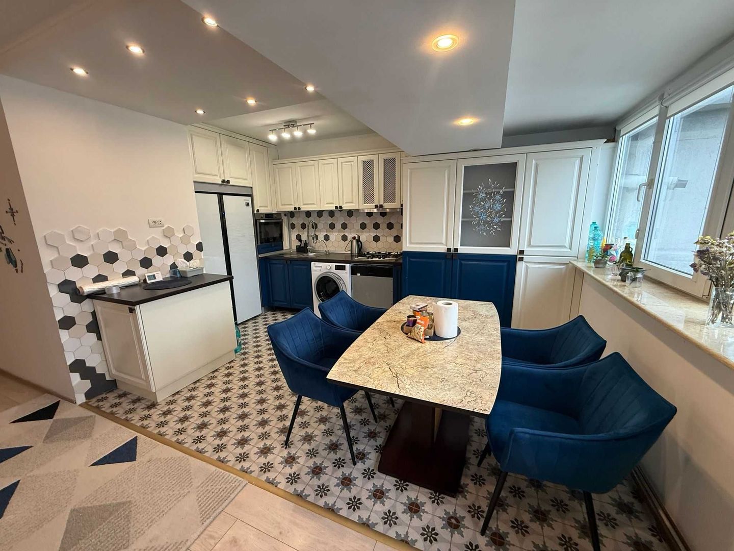 APARTAMENT METROU ZONA PIATA VICTORIEI - Poză 1