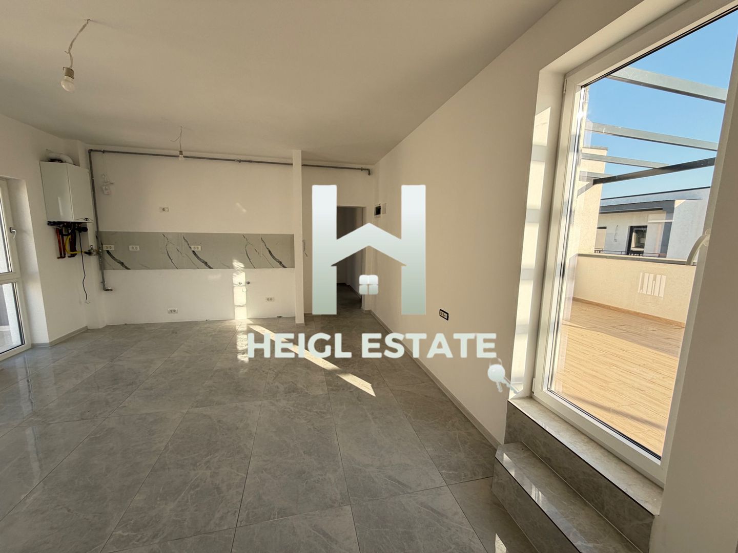 Apartament cu 2 camere si 45 mp terasa in zona Braytim - Poză 4