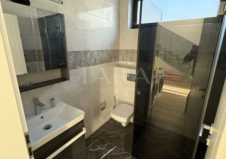 Casă cu 5 camere - Poză 4