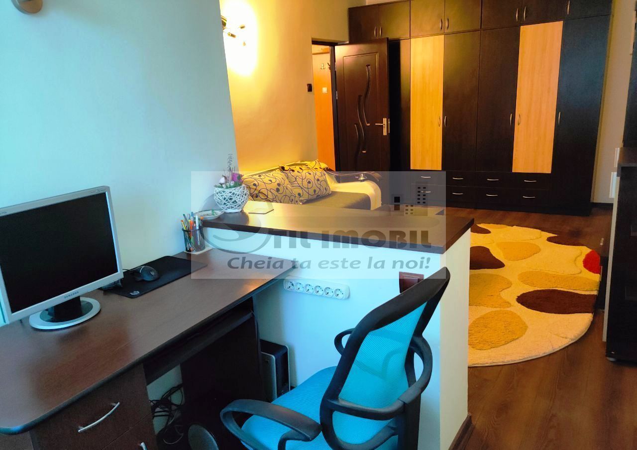 Apartament 2 camere- Zona P-ta Nicolina- 460 Euro - Poză 2
