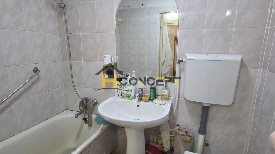 Inchiriere apartament 3 camere Secuilor 10 min metrou Brancoveanu - Poză 10
