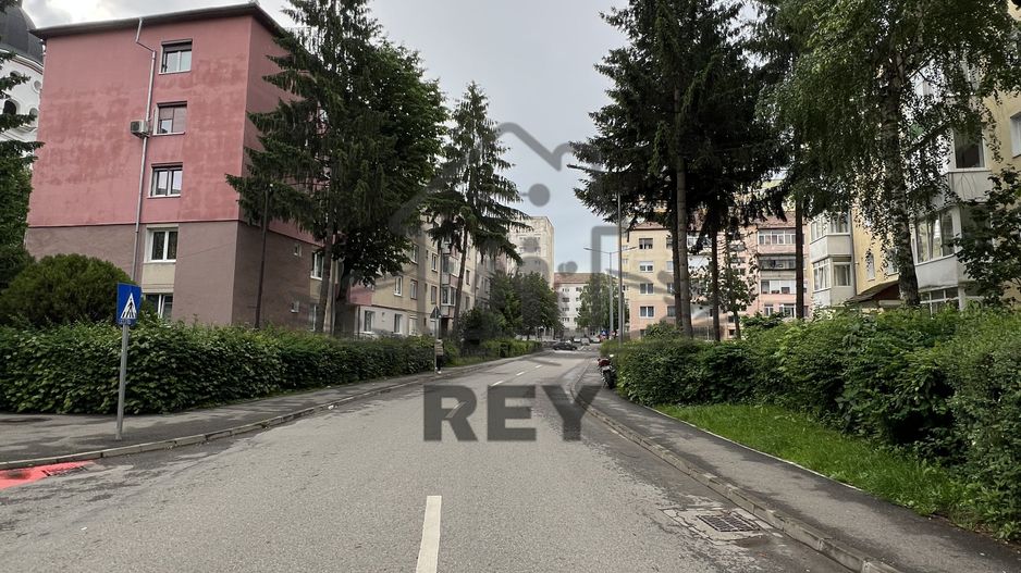 Ap 2 camere semidecomandat zona Bd. Mihai Viteazu/DE RENOVAT - Poză 12