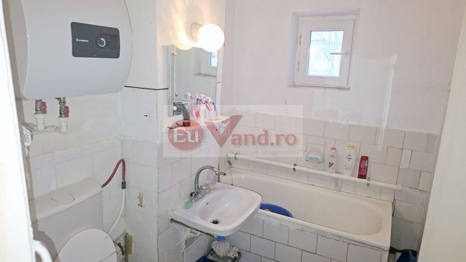 Vanzare - apartament cu 2 camere, Micro 20, J-uri - 51000 euro - Poză 3