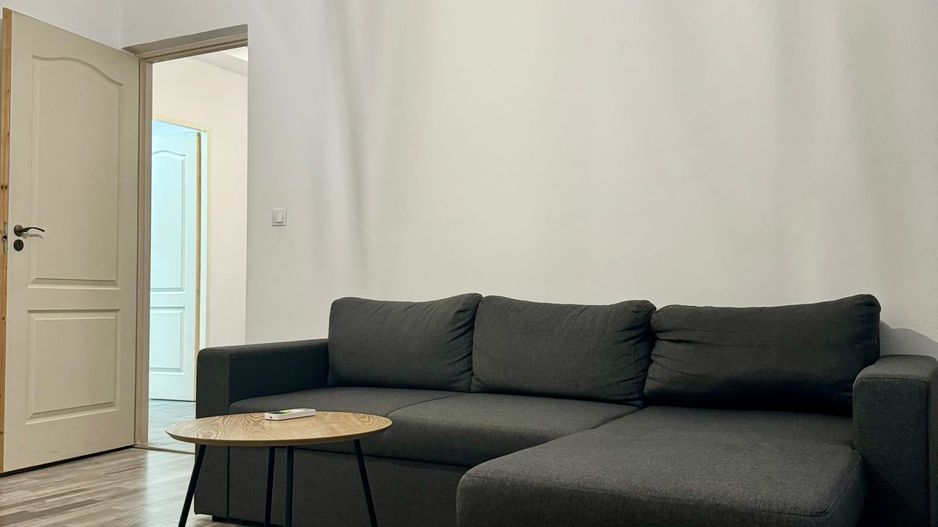 Apartament 2 camere de închiriat Metrou Eroii Revoluției - Poză 1