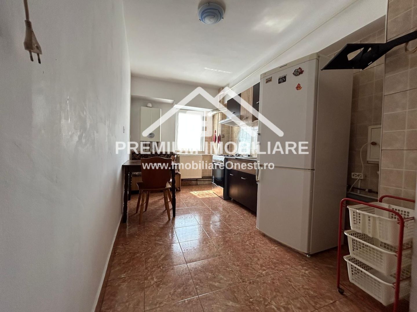 Apartament 2 camere decomandat de închiriat – Zona de Jos - Poză 4