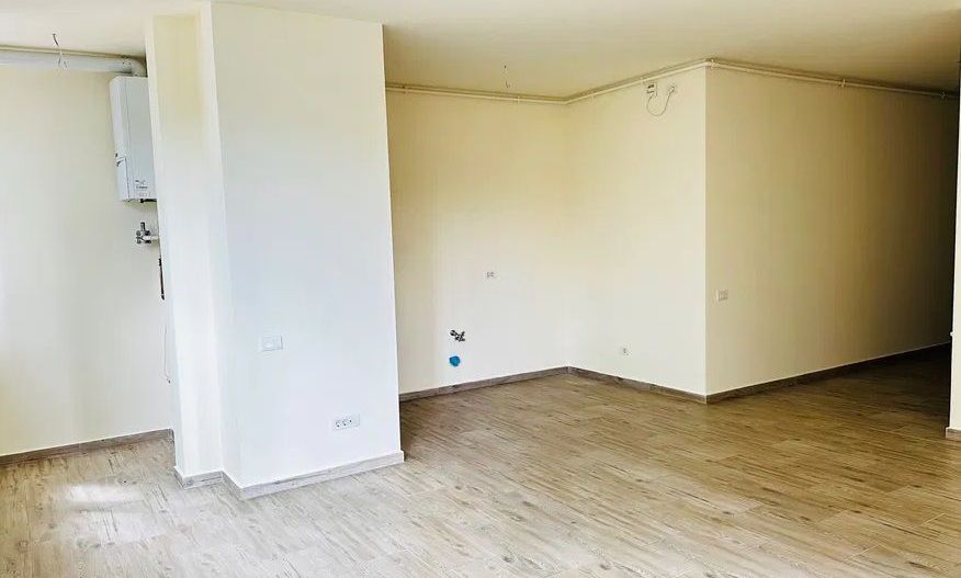 Inchiriem apartament 2 camere cu doua bai nemobilat - Poză 4