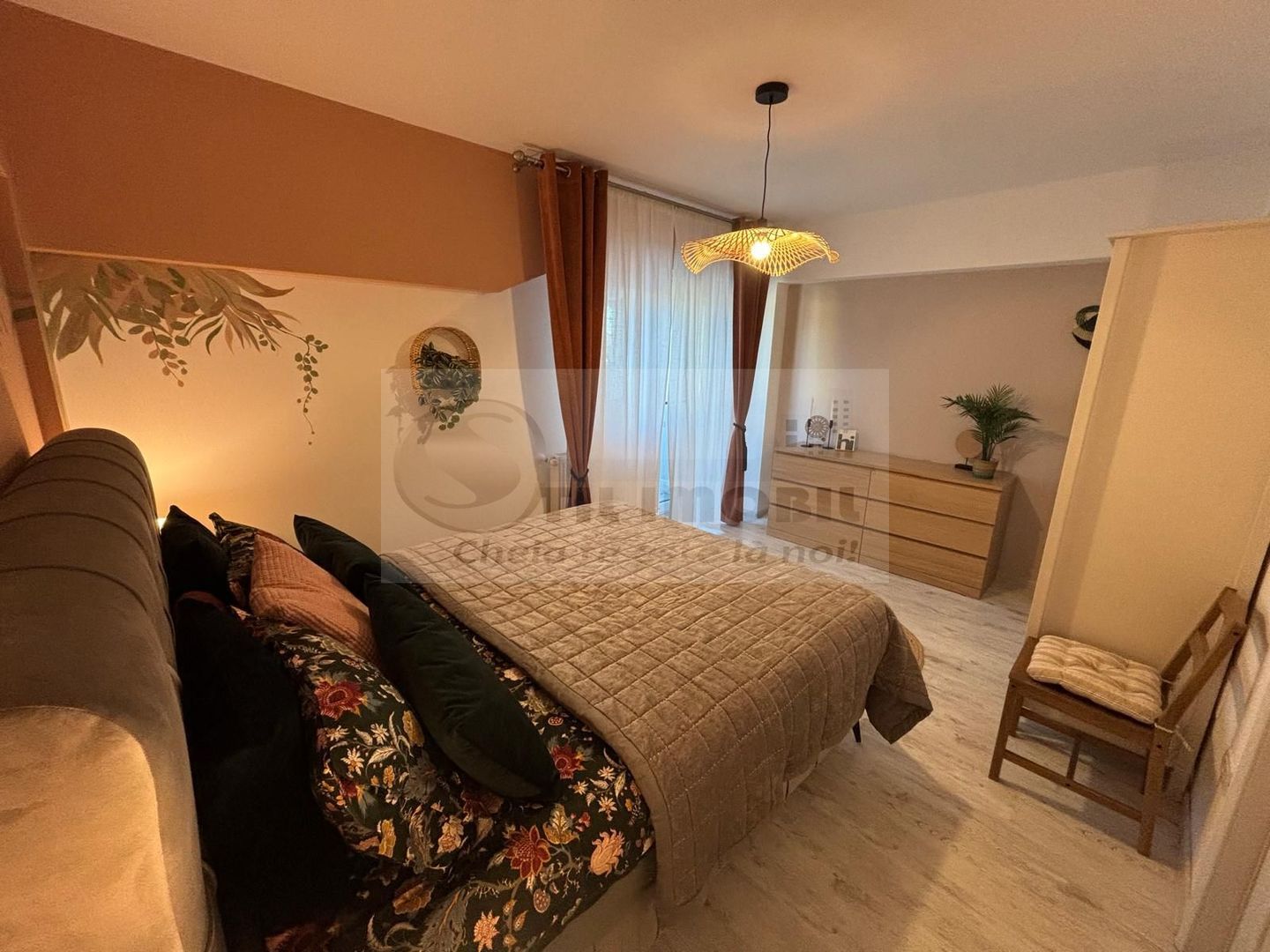 Apartament 4 camere, LUX, Capat CUG- 650 EURO - Poză 2