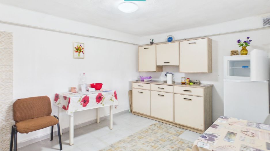 Casă cu 3 camere și teren de 1454 mp în Battonya - Poză 5