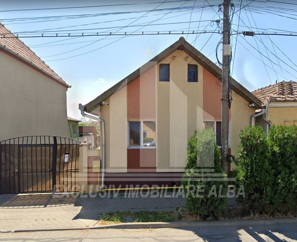 Casa individuala de vanzare, Lipoveni - Poză 1