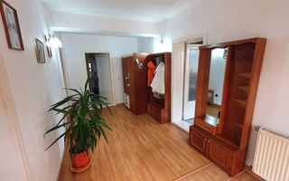 Casa cu 1064 mp teren, ideala pentru pensiune - Poză 10