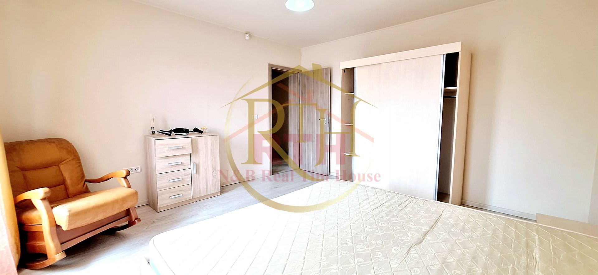 Oferim spre inchiriere casa-duplex cu 4 camere, zona Braytim - Poză 13