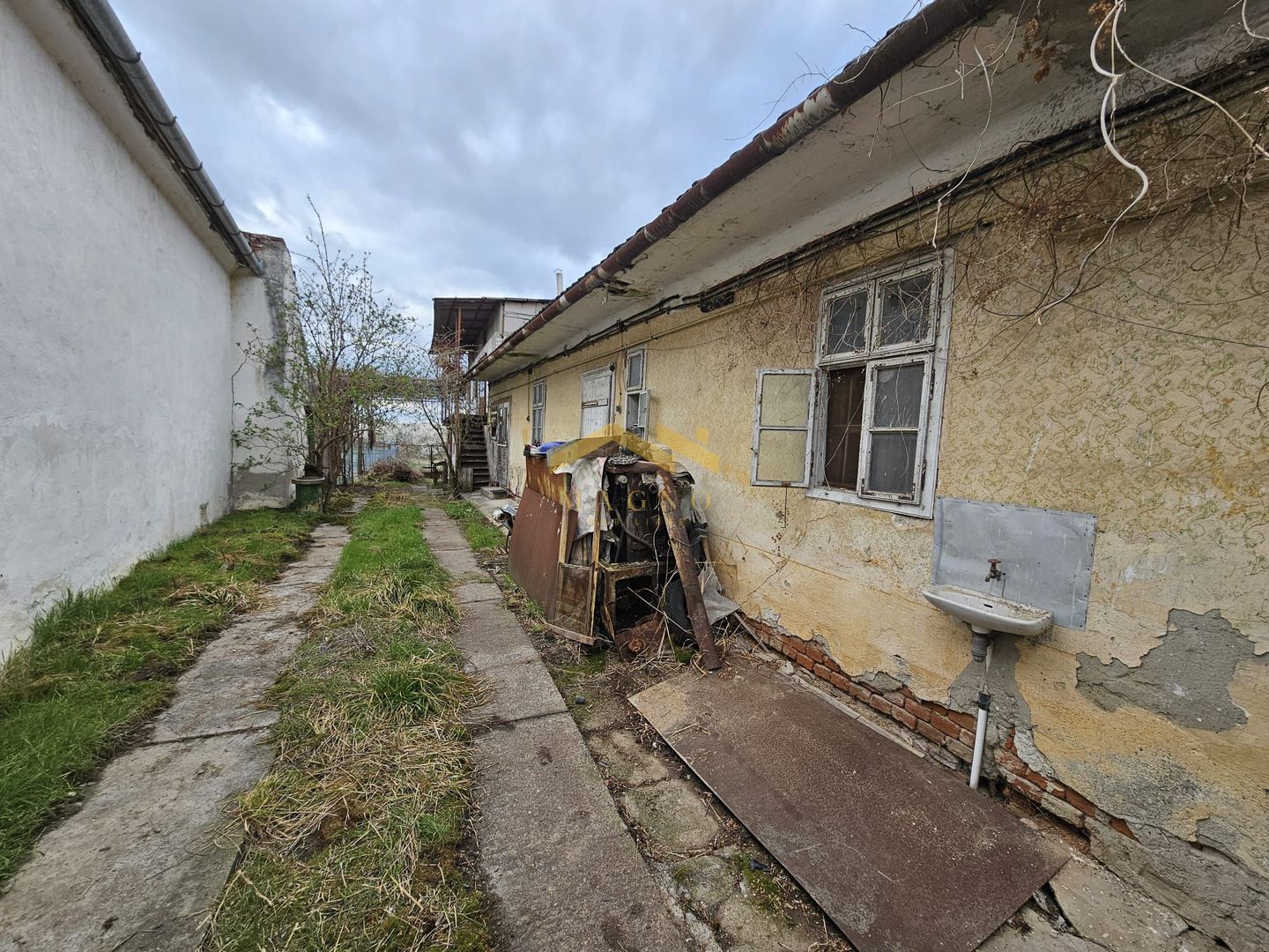 Casa de vanzare in Aradul nou - Poză 2