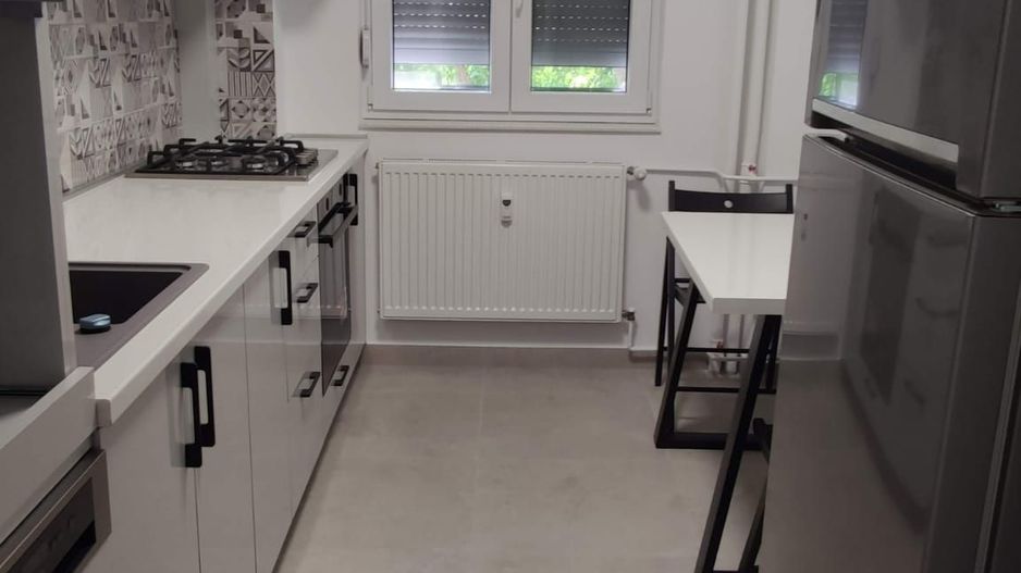 Apartament cu doua camere decomandat,  strada Turda - Poză 12