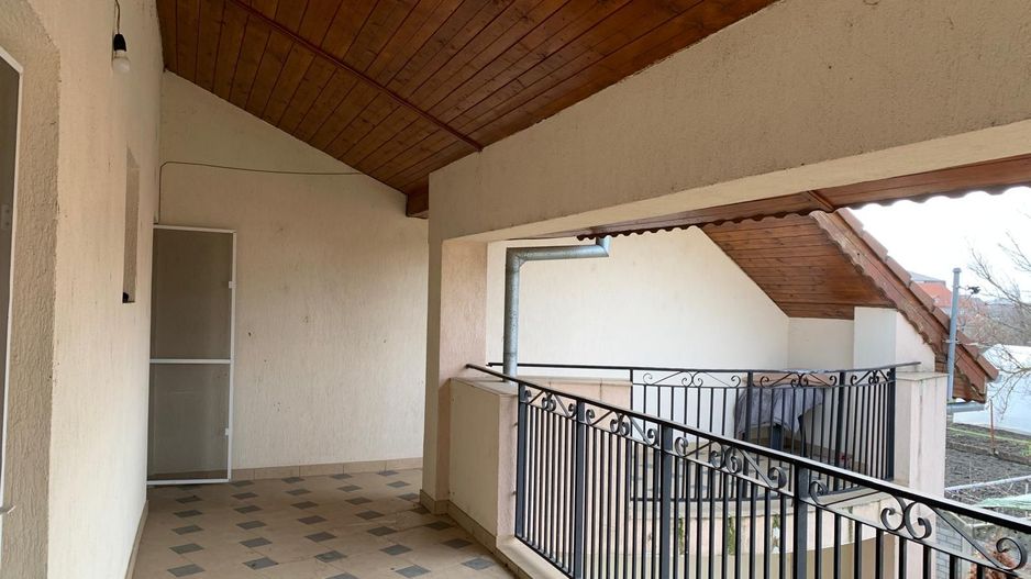 Duplex premium în vatra veche a localității Moșnița Veche - Poză 18