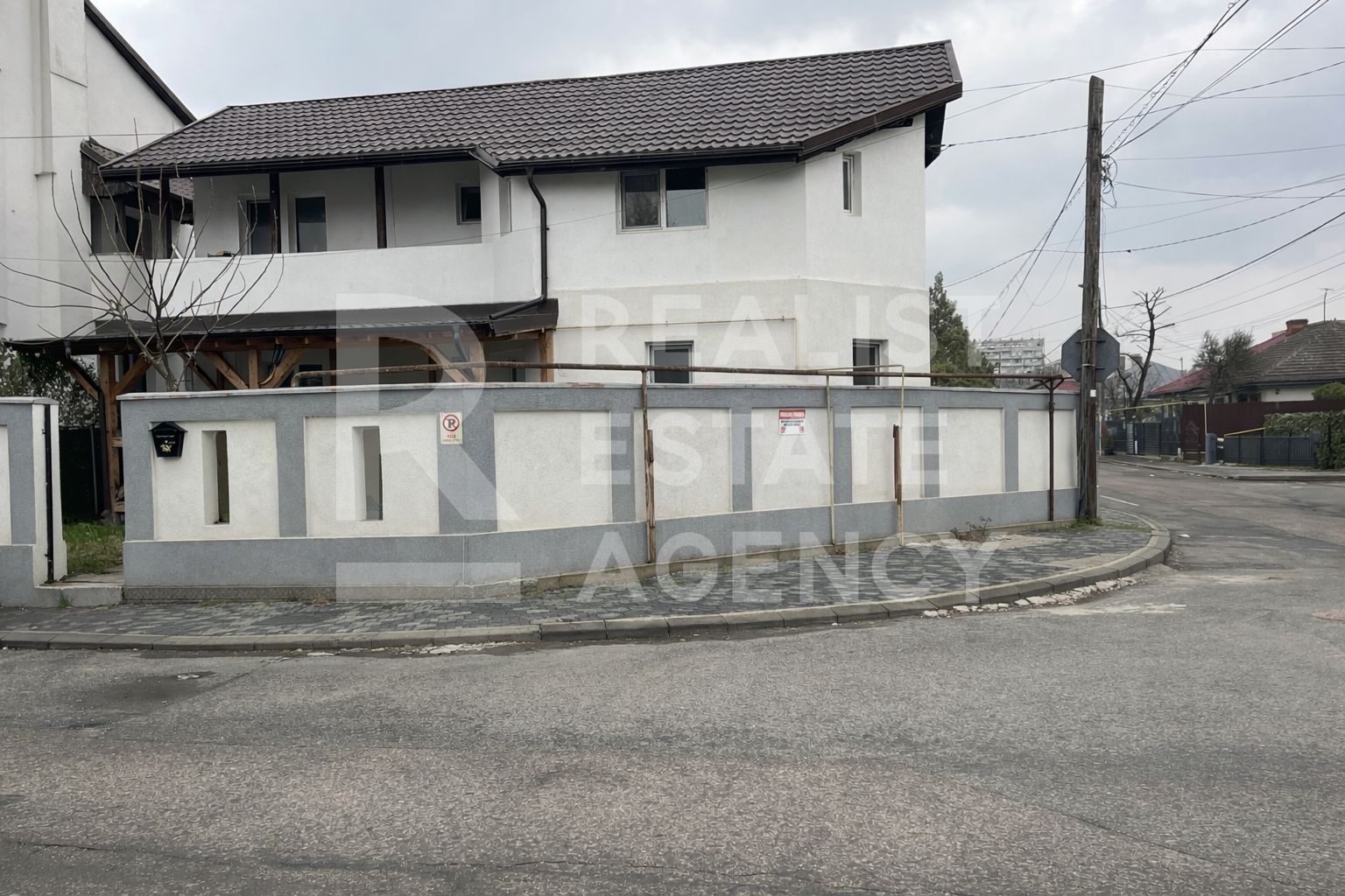 Casă în zonă centrală, Cantemir, Iași, pentru locuință sau buissnes - Poză 1